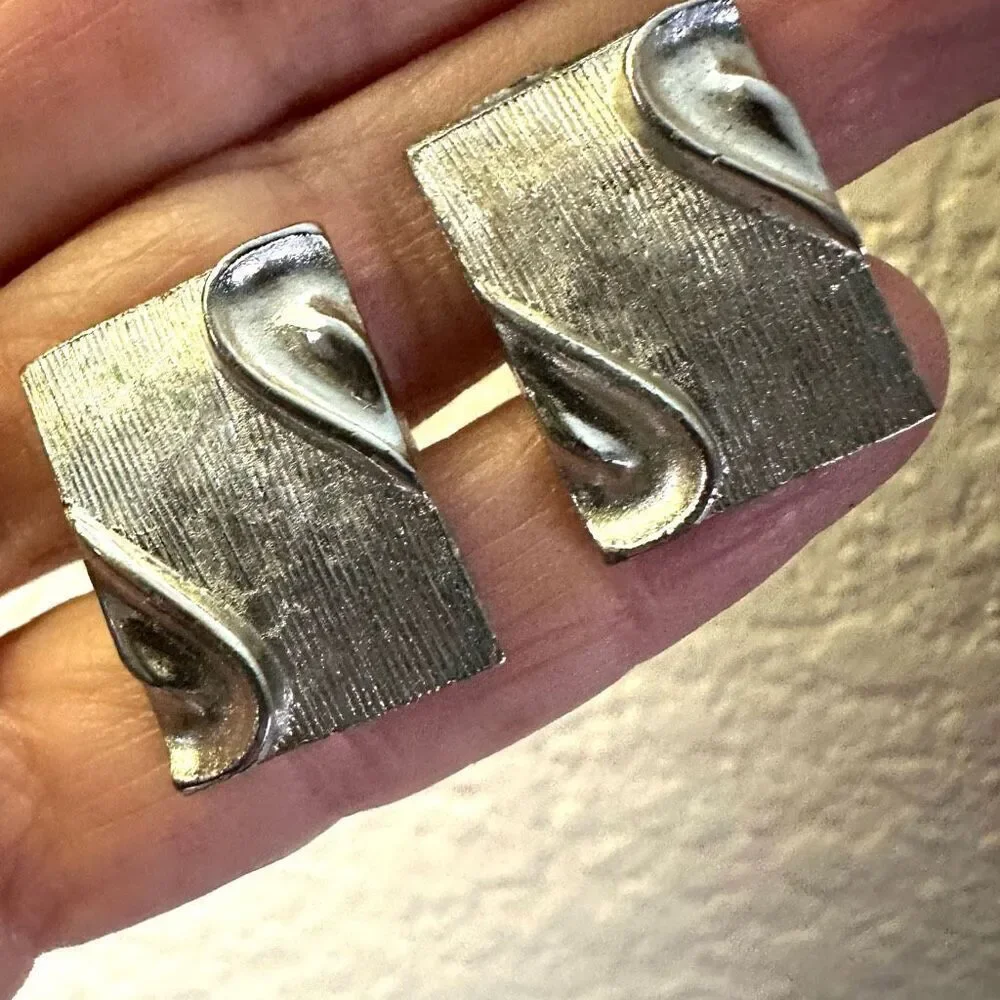 Silver tone vintage cuff links
